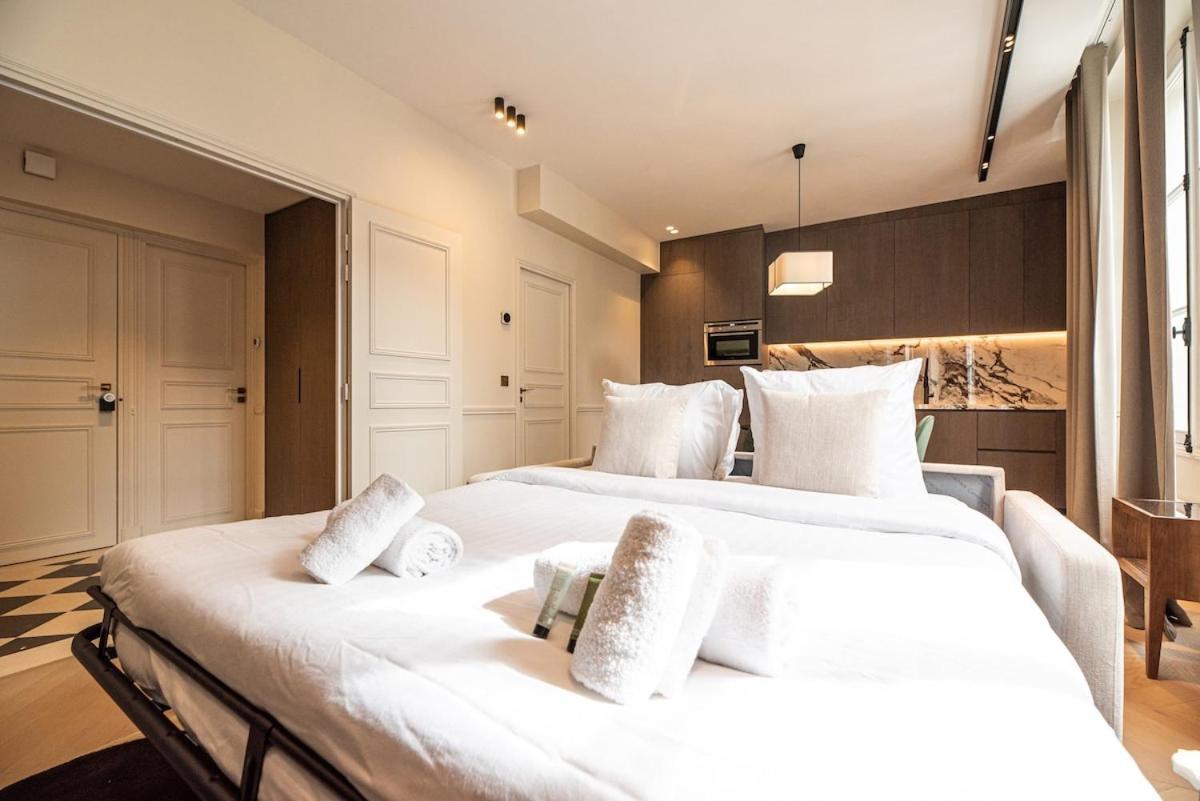 Relax In A Charming Flat In Le Marais * Parijs